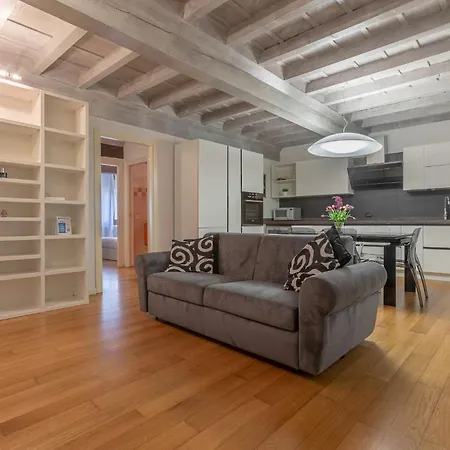 Heart Of Ferrara's History * פררה