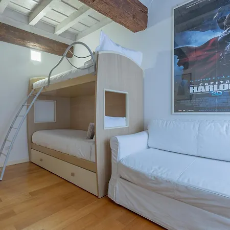 Heart Of Ferrara's History Apartamento