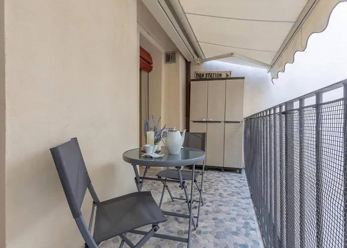 Guesthost - Heart Of Ferrara's History Apartament