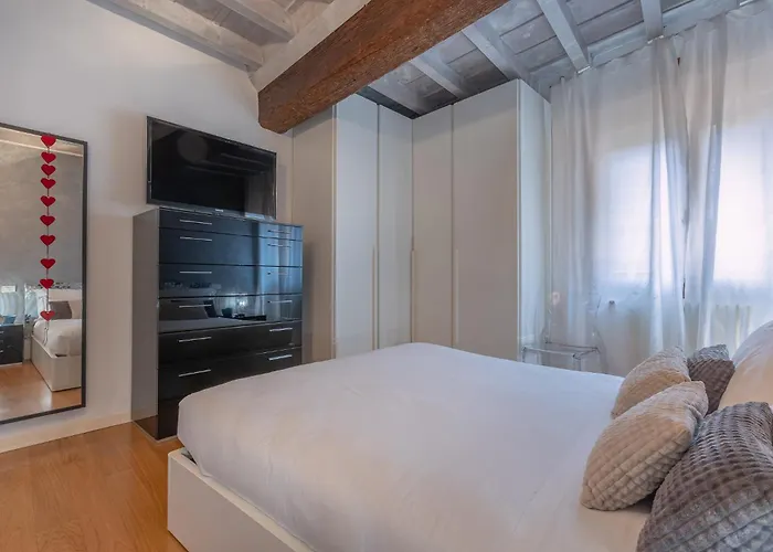 Guesthost - Heart Of Ferrara's History Ferrara