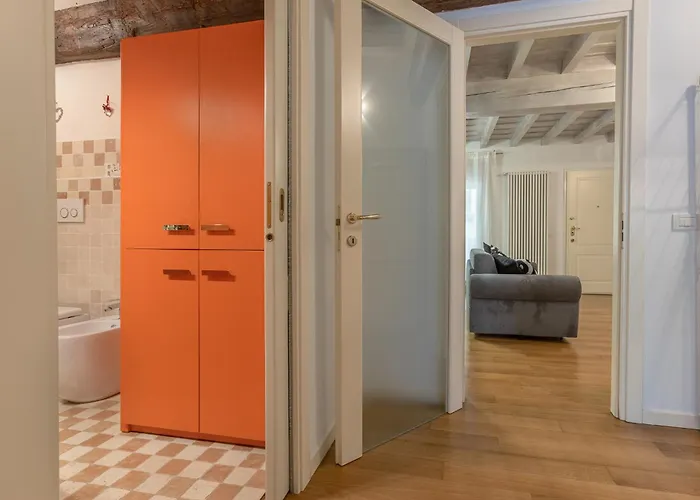 Apartament Guesthost - Heart Of Ferrara's History