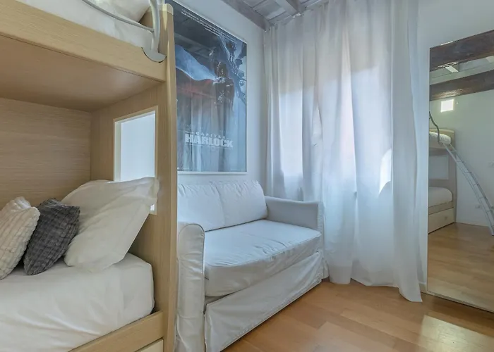 Apartament Guesthost - Heart Of Ferrara's History *